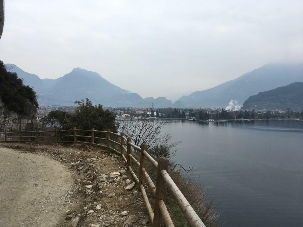 Appartamento Al Lago Riva del Garda Eksteriør billede